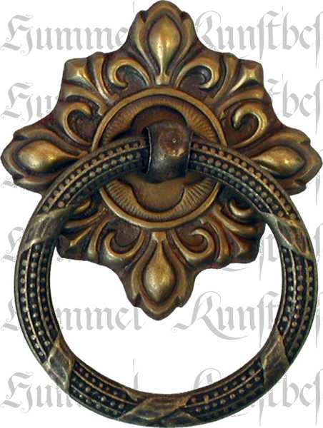 Ring mit Rosette, aus Messing gestanzt, geprägt und schön antik patiniert