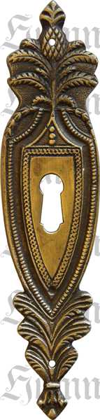 Schlüsselschild Biedermeier, aus Messing gegossen und antik patiniert