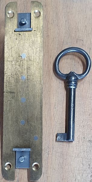 Schubstangenschloss alt, zum Einlassen, Messingschloss mit vernickeltem Zubehör und Eisen Schlüssel, Stangen, links Bild 2