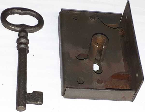 Kastenschloss a Eisen Dornmaß 45 mm mit Schlüssel links+rechts antik Retro Möbel 