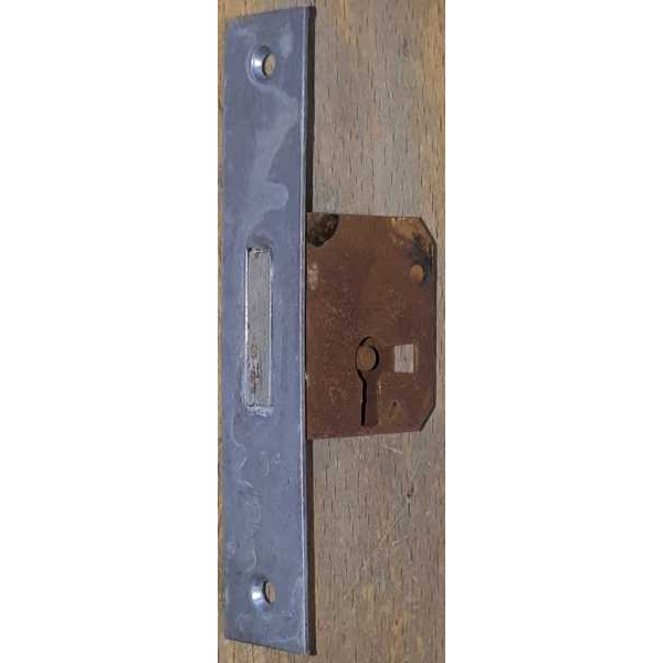 Einsteckschloss mit altverzinnter Stulpe, mit Schlüssel, Eisen, Dornmaß 20mm rechts, für alten Schrank oder antike Kommode