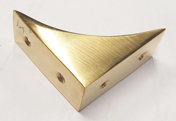 Zierecke, Kistenecke aus Messing poliert unlackiert. Aus Messing gegossen.