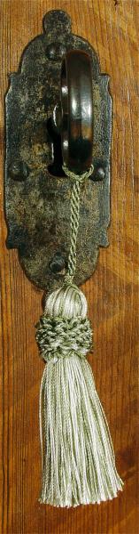 Schlüsselquaste, hellolivgrün meliert, Länge: 16cm, Viskose, antike, alte Quaste, Quoddel, Quaddel
