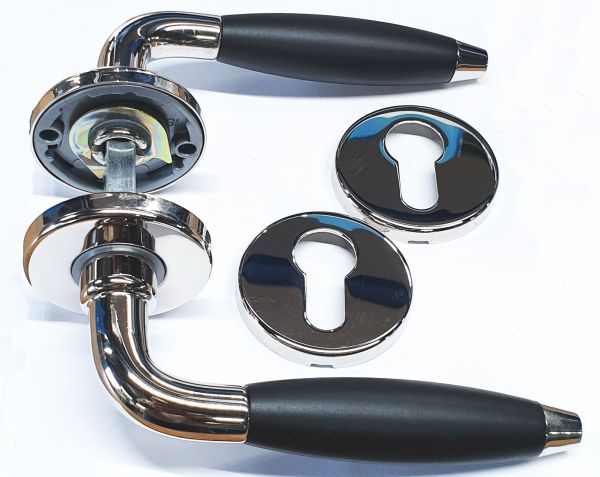 Haustürgarnitur mit 4 Rosetten und schwarzem Holzgriff vernickelt, mit Kunststoffunterteil zum anschrauben