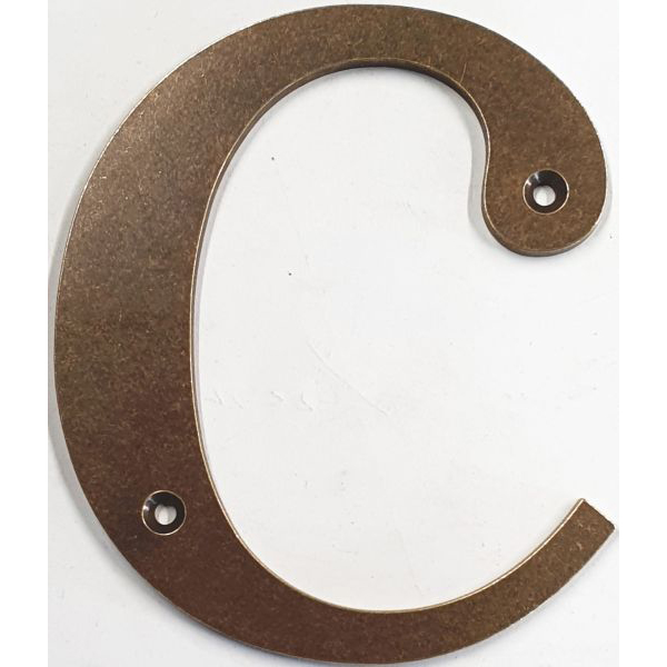 Hausnummer c Messing patiniert unlackiert, Höhe: 170mm. Alt antik.