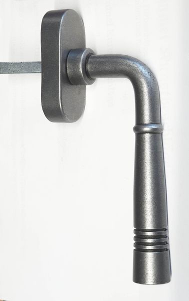 Fensterolive Gusseisen antik, Halbolive mit Rasterrosette alte Eisen gegossen altgrau patiniert, matt klar lackiert