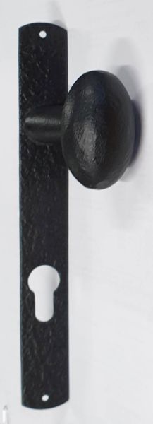 Haustürbeschläge antike, Eisen geschmiedet, gekröpfter Haustürknopf mit Türschild, für eine alte Haustür oder Wohnungseingangstür