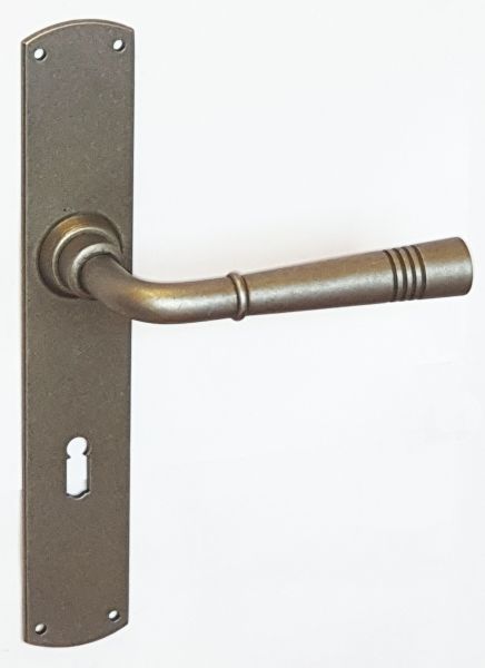Haustürbeschläge Jugendstil, Eisen altgrau, Landhaustürgriff mit Türschild, antike Türbeschläge für eine schöne alte Tür