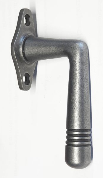 Fensterolive Gusseisen antik, Halbolive alte Eisen gegossen altgrau patiniert, matt klar lackiert, schönes Jugendstilmodell