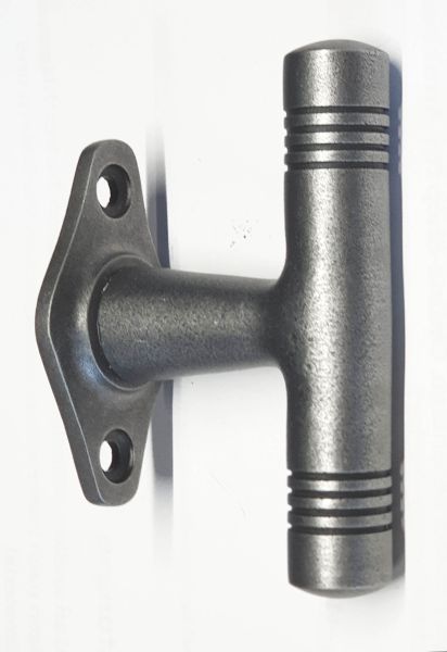 Fensterolive Gusseisen antik, Kreuzolive alte Eisen gegossen altgrau patiniert, matt klar lackiert, schönes Jugendstilmodell