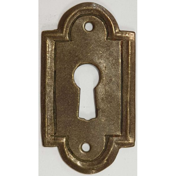 Schlüsselschild handgefertigt, ziseliert und getrieben, Messing patiniert. Aus Blech in Handarbeit produziert (HL)