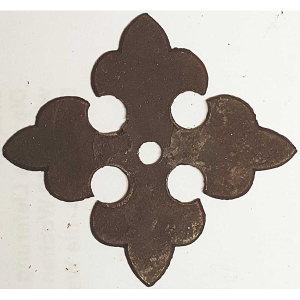 Rosette, Eisen gerostet. In Handarbeit gefertigt. Bohrung 4,5mm, Einzelstück, nur noch 1 Stück verfügbar (HL)