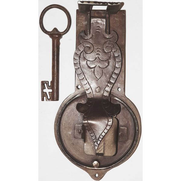 Antikes handgefertigtes Truhenschloss historisches, altes mit Haken und Schlüssel, Eisen rostig, Dorn 155mm, Einzelstück, nur 1 x verfügbar (L)