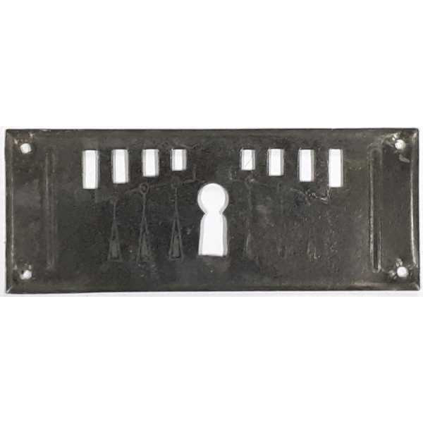 Schlüsselschild, Messing patiniert, aus Blech gestanzt und geprägt, original alter Beschlag, Einzelstück, nur 1 Stück verfügbar