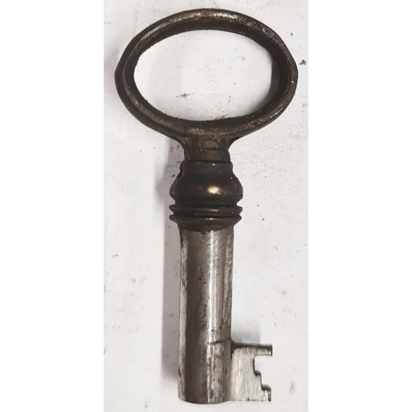 Schlüssel antike alte Form, aus Eisen mit Messingreide mit gefrästem Chubbart für Schließung 1 zierlich