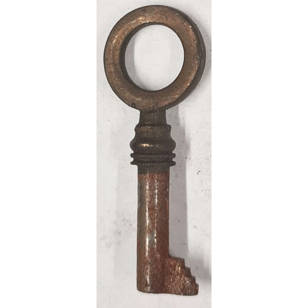 Schlüssel antike alte Form, aus Eisen mit Messingreide mit gefrästem Chubbart für Schließung 6 zierlich, nur 3 x verfügbar