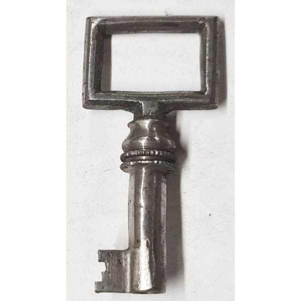 Schlüssel antike alte Form, aus Eisen blank mit gefrästem Chubbart für Schließung 1 niedrig