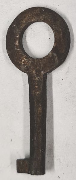 Schlüssel antike alte Form, aus Messing patiniert und geradem Bart, kleines Modell