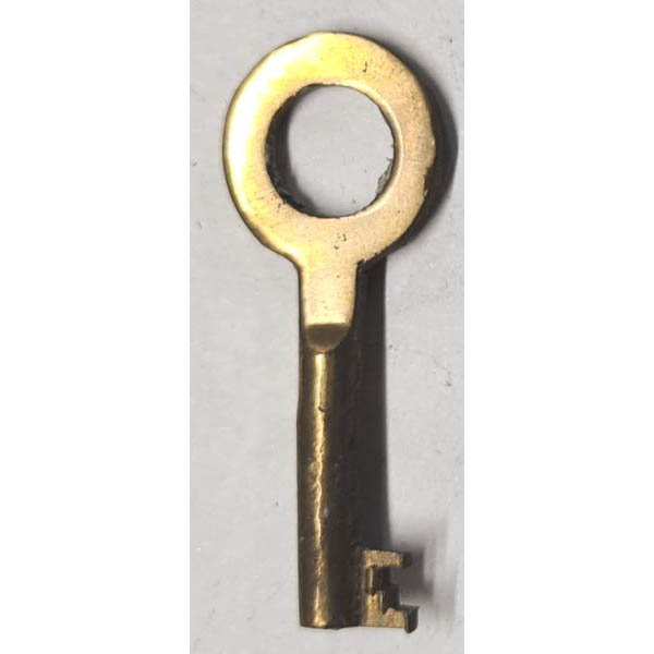 Schlüssel antike alte Form, aus Messing patiniert mit gefrästem Chubbart für Schließung 1 zierlich