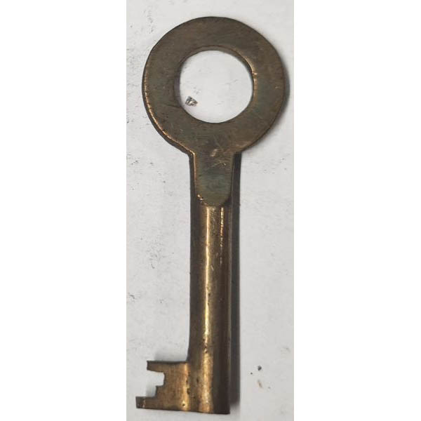 Schlüssel antike alte Form, aus Messing patiniert mit gefrästem Chubbart für Schließung 1 zierlich