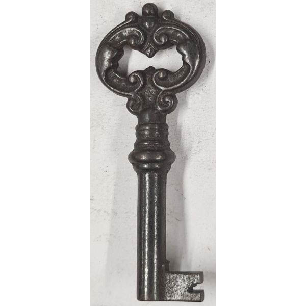 Schlüssel antike alte Form, aus Eisen blank mit gefrästem Chubbart für Schließung 2