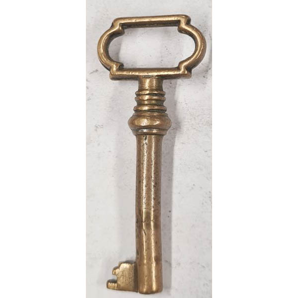 Schlüssel antike alte Form, aus Messing patiniert mit gefrästem Chubbart für Schließung 5, nur noch 1 Stück verfügbar
