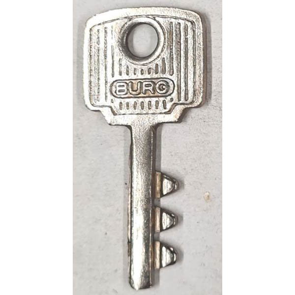 Schlüssel, vernickelt, gestanzter Schlüssel mit Bart für Zuhaltungen