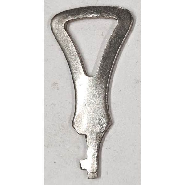 Schlüssel, vernickelt, gestanzter Schlüssel mit Bart für Zuhaltungen