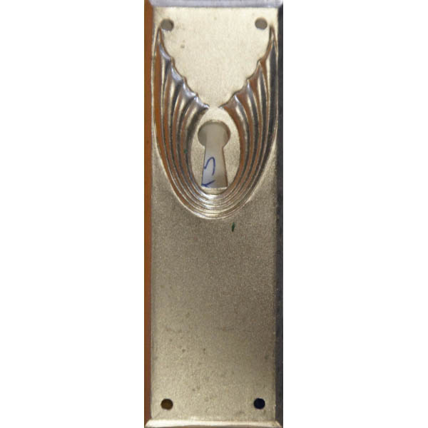 Schlüsselschild, Originalbeschlag, Eisen matt vernickelt, aus Blech gestanzt und geprägt.