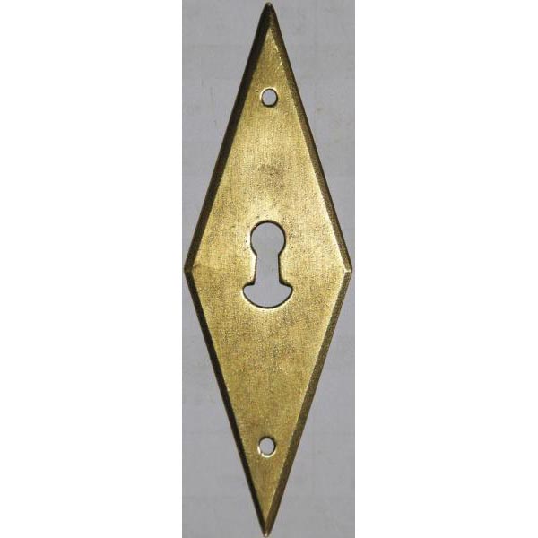 Schlüsselschild, Raute Messing patiniert. Aus Blech gestanzt und geprägt.