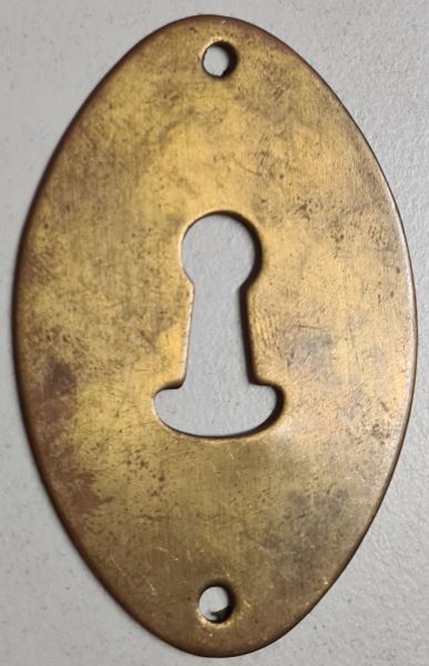 Schlüsselschild, Messing patiniert. Aus Blech gestanzt und gefast, Einzelstück, nur 1 x verfügbar