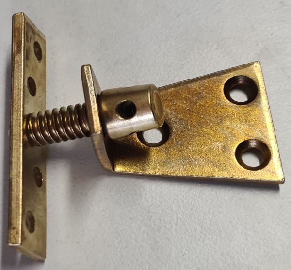 Schrankverbindung, Schrankverbinder einfach, Winkel, Eisen gelb verzinkt, Schrankschraube, nur noch 1 Stück verfügbar, Restposten