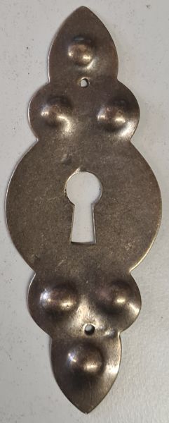Schlüsselschild, Messing patiniert. Aus Blech gestanzt, Einzelstück, nur 1 x verfügbar