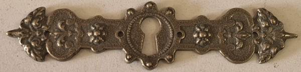 Gründerzeit Schlüsselschild historisches, Messing gegossen, patiniert, nur 2 x verfügbar
