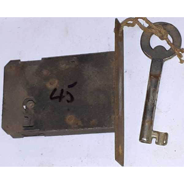 Einsteckschloß, mit vernickeltem original alten Schlüssel, Dorn 45mm, rechts und links verwendbar durch Umstecken eines Bleches, 1 Einzelstück lieferbar, eckige Messingstulpe