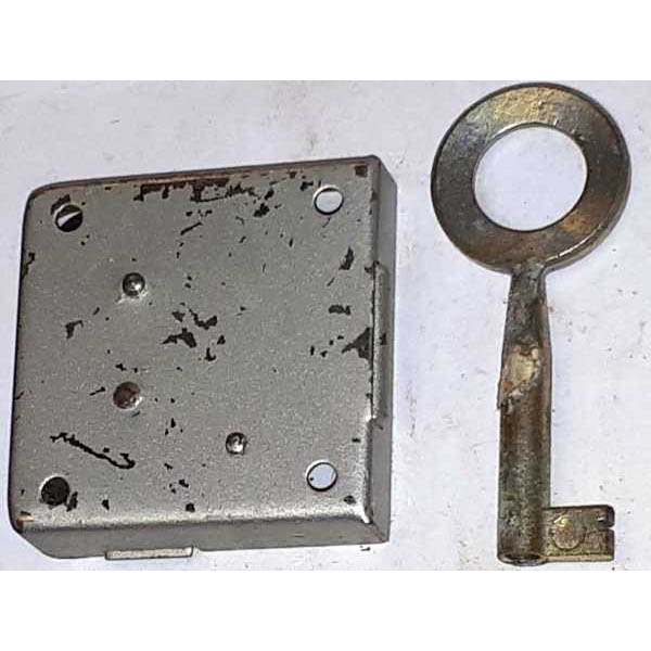 Kastenschloss, Dorn 30mm, links, antik, alt, Eisen grau lackiert mit Kratzer. Einzelstück, nur noch 1 Stück verfügbar.