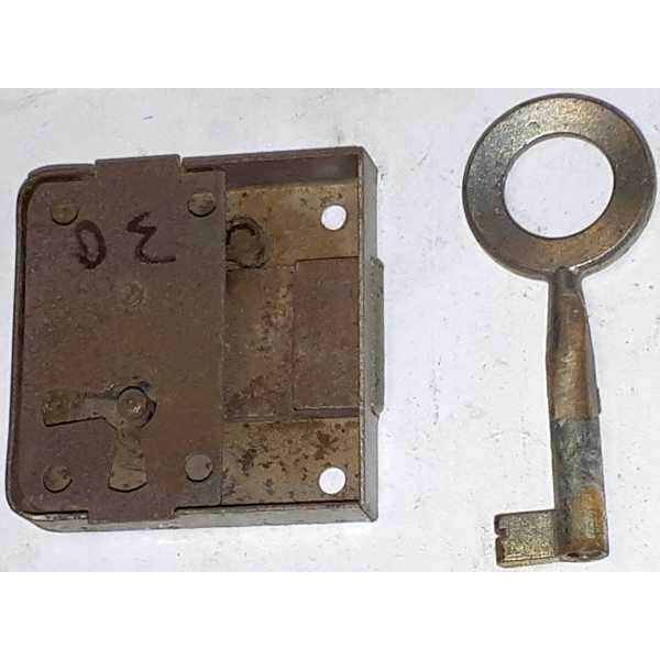 Kastenschloss, Dorn 30mm, links, antik, alt, Eisen grau lackiert mit Kratzer. Einzelstück, nur noch 1 Stück verfügbar. Bild 2