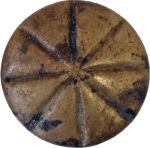 Möbelknopf alt, Messing gegossen und antik patiniert, Ø 31mm, mit einer sternförmigen Verzierung