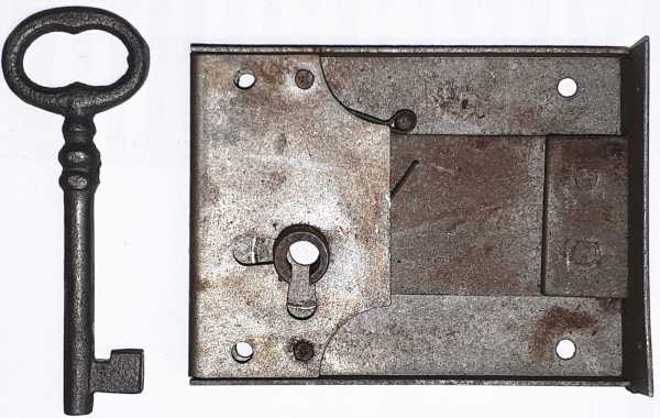 Kastenschloss, Eisen, mit Schlüssel, Dornmaß 55mm links, schönes Schrankschloss