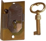 Einlassschloß alt, antik, Messing roh, mit hell vermessingtem Schlüssel, Dornmaß 14mm rechts