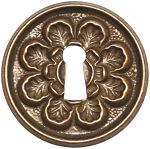 Altes antikes Schlüsselschild, aus Messingblech gestanzt und patiniert