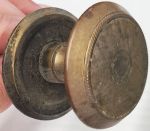 Haustürmittelknopf original alt, Messing patiniert, antiker schöner Knopf mit 47x3,5mm Rosette, nur noch 1 Stück verfügbar