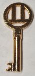 Schlüssel antike alte Form, hellvermessingt mit gefrästem Chubbart für Schließung 1 zierlich