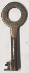 Schlüssel antike alte Form, aus Messing patiniert mit gefrästem Chubbart für Schließung 4 zierlich