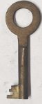 Schlüssel antike alte Form, aus Messing patiniert mit gefrästem Chubbart für Schließung 4 zierlich, nur noch 4 Stück verfügbar