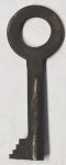 Schlüssel antike alte Form, aus Messing patiniert mit gefrästem Chubbart für Schließung 6 zierlich, Einzelstück, nur noch 1 x verfügbar