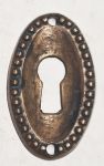 Biedermeier Schlüsselschild alt antik, Messing gegossen, patiniert, noch 2 Stück verfügbar