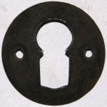 BB-Rosette, Eisen gerostet, gewölbt. Einzelstück, nur noch 1 Stück verfügbar.