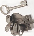 Schloss ziseliert Schlüssel, Dorn 30, rechts, Eisen altverzinnt, handgefertigte Schrankschlösser antik, Einzelstück, nur noch 1 x verfügbar