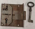 Einlassschloß, Eisen angerostet mit Eisenschlüssel, Dorn 50mm links, antik, alt, Einzelstück, keine weiteren lieferbar